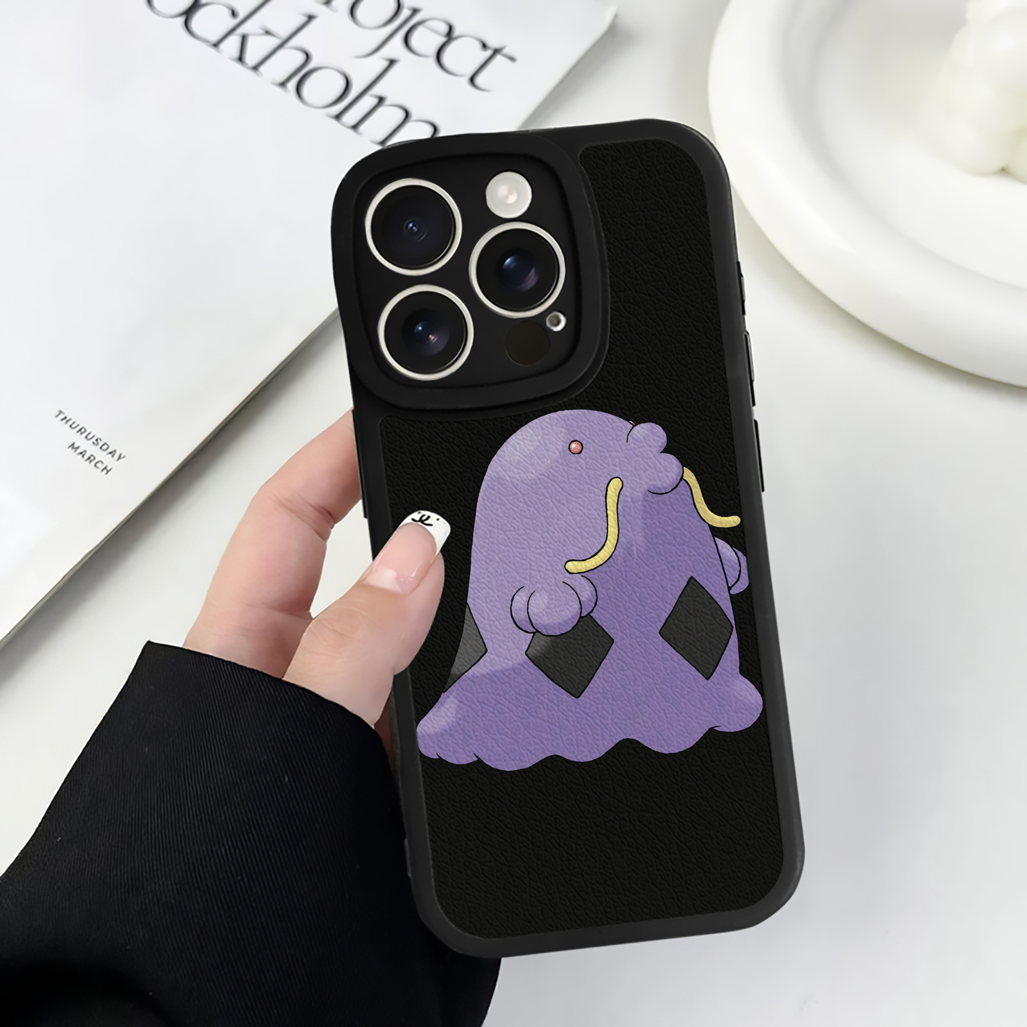 （画像用） ポケットモンスター Pokémon 【iPhone 16シリーズ対応】シリコンスマホケース（レザー調） 材質：シリコン